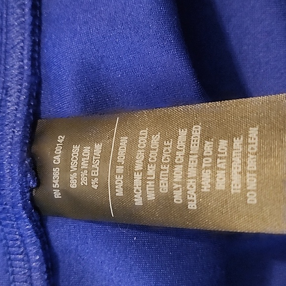 Luxe Slims Capri Pants - Picture 3 of 3